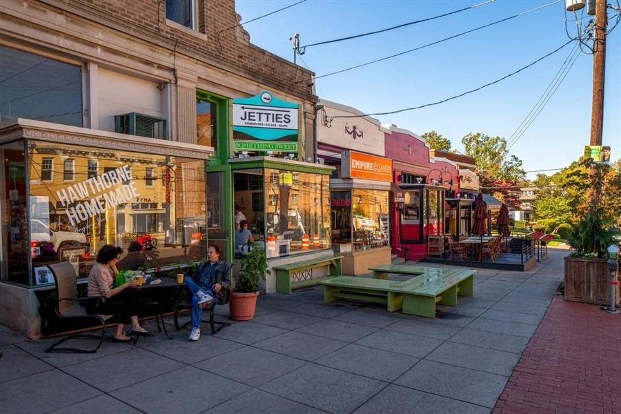 Nearby shops and cafes in Glover Park, Washington DC